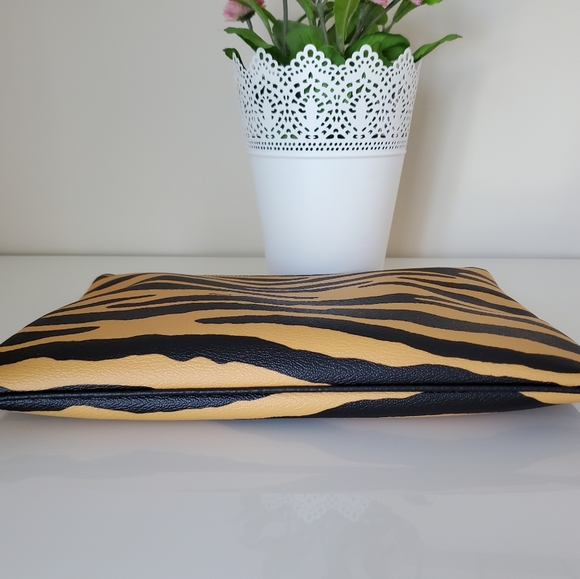 Coach Lunar New Year Tiger-print Tech Pouch - Picture 7 of 9